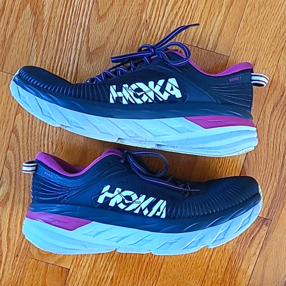 Hoka One One- Bondi 7- sneakers- size 8